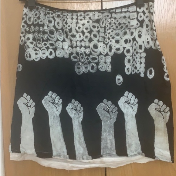 Grey antics powers to the people skirt - Picture 1 of 2